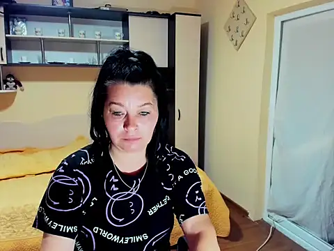 Soffy Skye online show from May 2026 05:02:01 AM