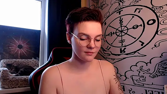 Snapshot of KrisNeal chatting on November 2025 08:42:01 AM KrisNeal online show from November 2025 08:42:01 AM