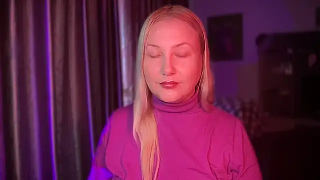 Snapshot of BikiHellena chatting on December 2025 07:37:01 AM BikiHellena online show from December 2025 07:37:01 AM