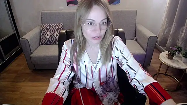 Snapshot of shy_hot_cat chatting on October 2025 09:18:01 AM shy hot cat online show from October 2025 09:18:01 AM