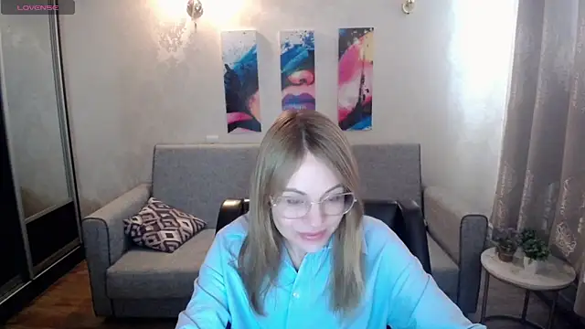 Snapshot of shy_hot_cat chatting on October 2025 06:47:01 AM shy hot cat online show from October 2025 06:47:01 AM