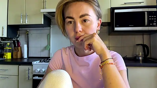 Snapshot of MartaLuna_ chatting on July 2026 11:56:02 AM MartaLuna online show from July 2026 11:56:02 AM