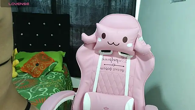 Snapshot of Maron_baez_18 chatting on November 2025 01:03:01 PM Maron baez 18 online show from November 2025 01:03:01 PM