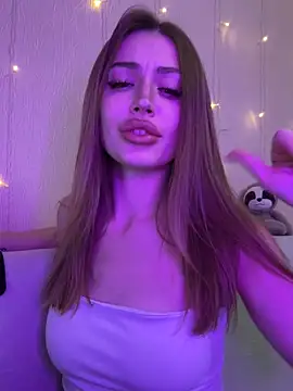 Elizabeth Tay online show from November 2025 05:50:02 PM