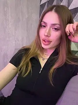 Elizabeth Tay online show from March 2026 07:31:02 PM