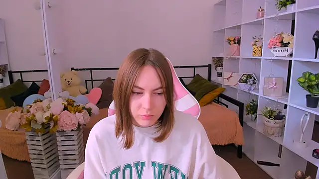 Elma Lily online show from February 2026 07:45:02 AM