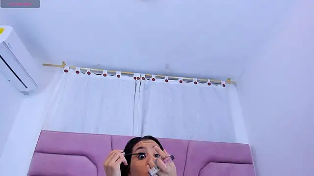 miajhonsonx online show from February 2026 07:36:01 PM