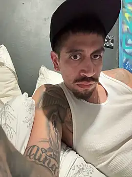 busnfatnutsLildee online show from April 2026 11:22:02 AM