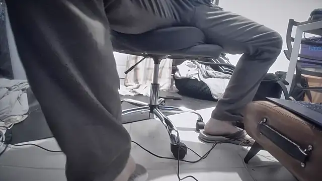 jasoncali305 online show from November 2025 07:35:02 PM