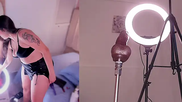 hannahst  online show from February 2026 07:32:02 PM