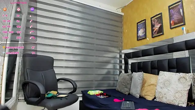 Snapshot of sheyla__ebony chatting on February 2026 08:19:02 AM sheyla ebony online show from February 2026 08:19:02 AM