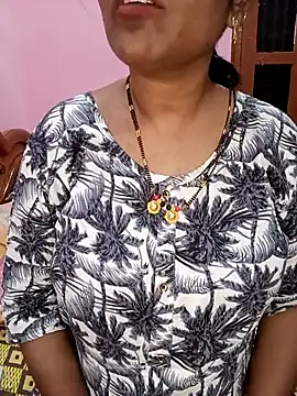 Snapshot of KannadaTamilTeluguBeauty chatting on April 2026 05:54:01 PM KannadaTamilTeluguBeauty online show from April 2026 05:54:01 PM