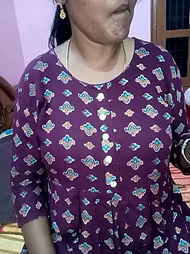 Snapshot of KannadaTamilTeluguBeauty chatting on May 2026 03:33:02 PM KannadaTamilTeluguBeauty online show from May 2026 03:33:02 PM
