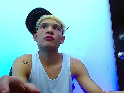 EL VENEZOLANO 22CM online show from November 2025 06:46:02 AM