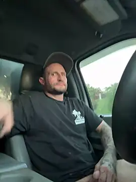 Snapshot of skip69xxx chatting on December 2025 12:41:02 AM skip69xxx online show from December 2025 12:41:02 AM