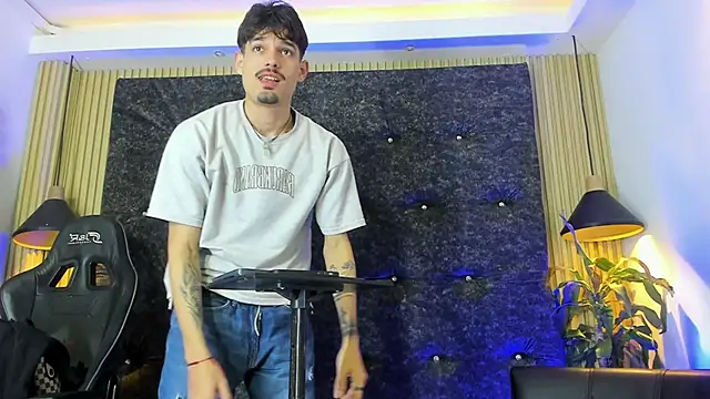 Iam Steven online show from September 2025 04:39:02 AM