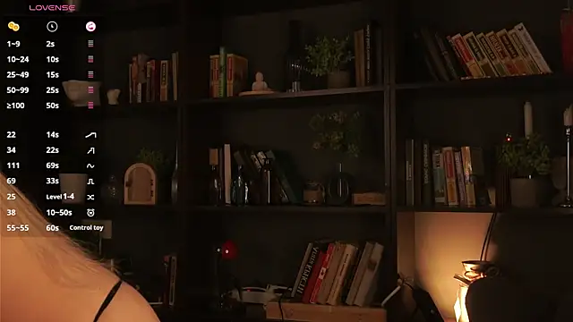 ellliefrost online show from October 2025 01:00:02 PM