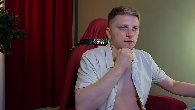 Snapshot of Vincent_Hardman chatting on November 2025 08:08:01 PM Vincent Hardman online show from November 2025 08:08:01 PM