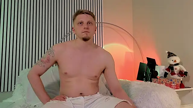 Snapshot of Vincent_Hardman chatting on November 2025 11:15:01 PM Vincent Hardman online show from November 2025 11:15:01 PM