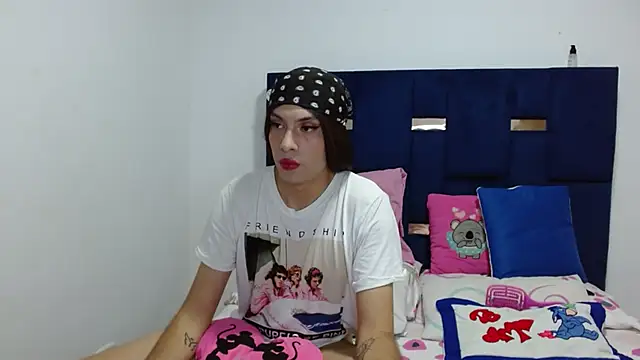 PinkLuna LolaBloom online show from May 2026 03:23:01 AM