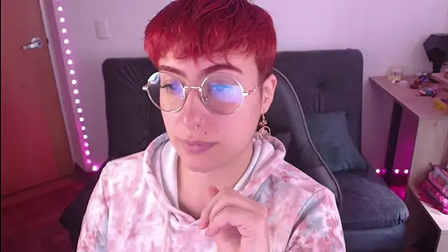 Snapshot of Miacatsito3 chatting on October 2025 05:00:01 PM Miacatsito3 online show from October 2025 05:00:01 PM