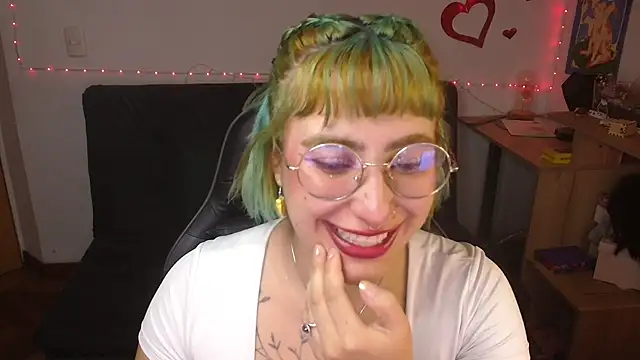Snapshot of Miacatsito3 chatting on July 2026 01:41:01 AM Miacatsito3 online show from July 2026 01:41:01 AM