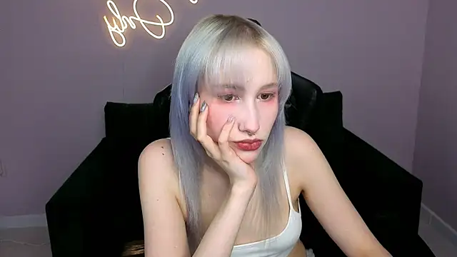 Snapshot of evlica chatting on April 2026 02:08:01 PM evlica online show from April 2026 02:08:01 PM