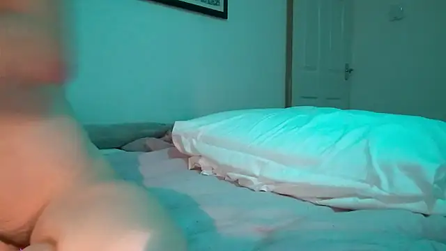 Snapshot of TinaBeena chatting on October 2025 09:59:01 PM TinaBeena online show from October 2025 09:59:01 PM