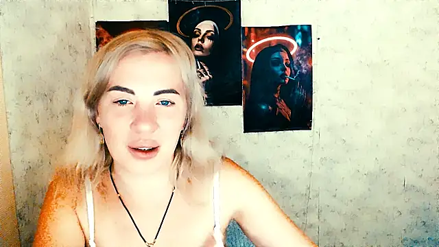 EmmaCat  online show from November 2025 06:18:02 PM