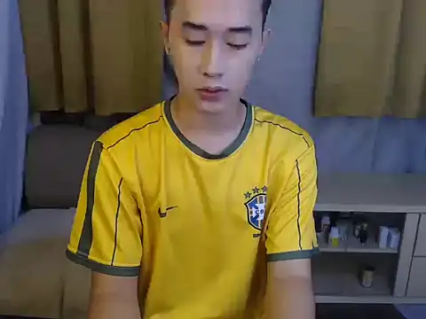 Snapshot of mr_chandy chatting on October 2025 10:13:01 AM mr chandy online show from October 2025 10:13:01 AM