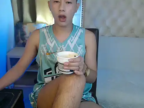 Snapshot of mr_chandy chatting on October 2025 10:32:02 AM mr chandy online show from October 2025 10:32:02 AM