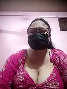 Snapshot of thehotlady chatting on November 2025 06:35:02 AM thehotlady online show from November 2025 06:35:02 AM