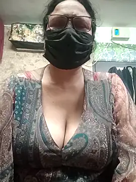 Snapshot of thehotlady chatting on February 2026 03:22:02 AM thehotlady online show from February 2026 03:22:02 AM