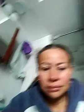 Snapshot of LaraCaliente chatting on October 2025 11:43:01 AM LaraCaliente online show from October 2025 11:43:01 AM