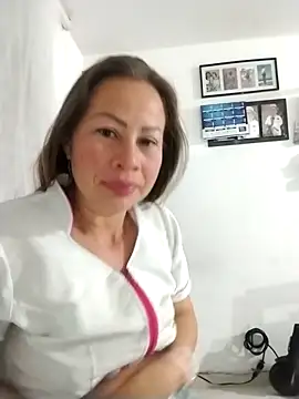 Snapshot of LaraCaliente chatting on October 2025 09:10:01 AM LaraCaliente online show from October 2025 09:10:01 AM