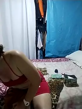 Snapshot of LaraCaliente chatting on October 2025 12:40:02 AM LaraCaliente online show from October 2025 12:40:02 AM