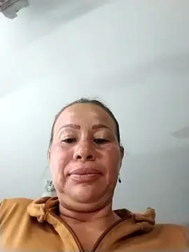 Snapshot of LaraCaliente chatting on November 2025 03:26:02 AM LaraCaliente online show from November 2025 03:26:02 AM