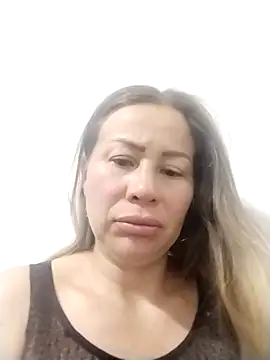 Snapshot of LaraCaliente chatting on November 2025 02:11:01 AM LaraCaliente online show from November 2025 02:11:01 AM