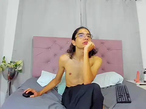 EthanBlackwoodd online show from October 2025 08:13:01 AM