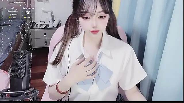 Lucky Cici online show from July 2026 07:33:02 PM