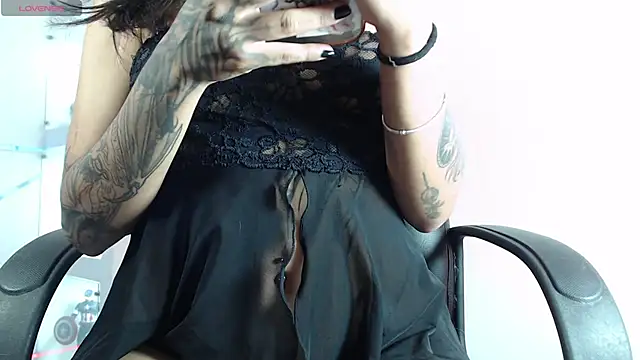 MavisManson online show from October 2025 08:18:01 PM