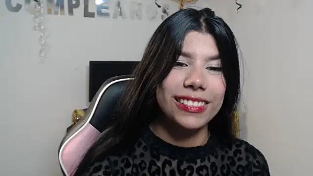 MayaScott11 online show from April 2026 06:13:02 PM