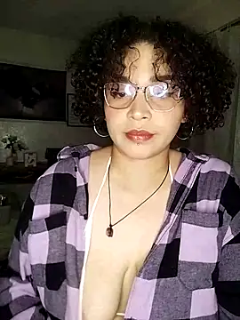 Snapshot of Julie_wallace chatting on October 2025 12:31:02 AM Julie wallace online show from October 2025 12:31:02 AM