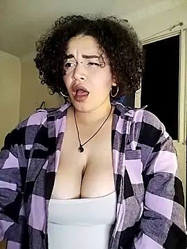 Snapshot of Julie_wallace chatting on November 2025 09:59:01 PM Julie wallace online show from November 2025 09:59:01 PM