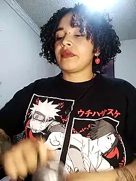 Snapshot of Julie_wallace chatting on November 2025 09:37:02 PM Julie wallace online show from November 2025 09:37:02 PM