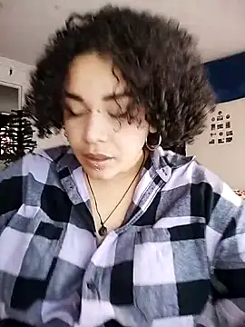 Snapshot of Julie_wallace chatting on November 2025 12:50:02 PM Julie wallace online show from November 2025 12:50:02 PM