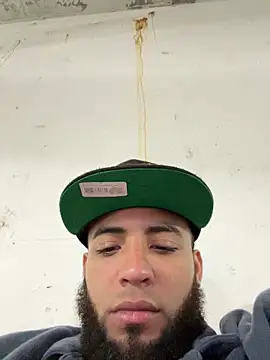 LeoPR00 online show from October 2025 08:29:01 PM