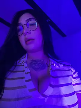 Damian and Jennifer online show from October 2025 03:50:01 AM