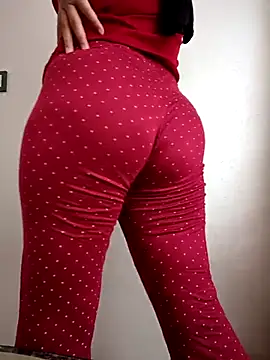 Snapshot of elif25 chatting on October 2025 09:51:01 AM elif25 online show from October 2025 09:51:01 AM