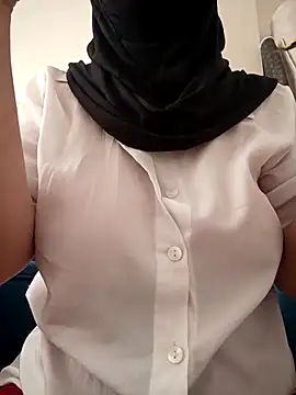 Snapshot of elif25 chatting on October 2025 04:56:01 AM elif25 online show from October 2025 04:56:01 AM